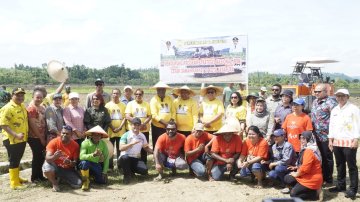 Penanaman Padi Perdana, Mendukung Program Strategis Nasional (PSN) Cetak Sawah Rakyat di Kota Jayapura.